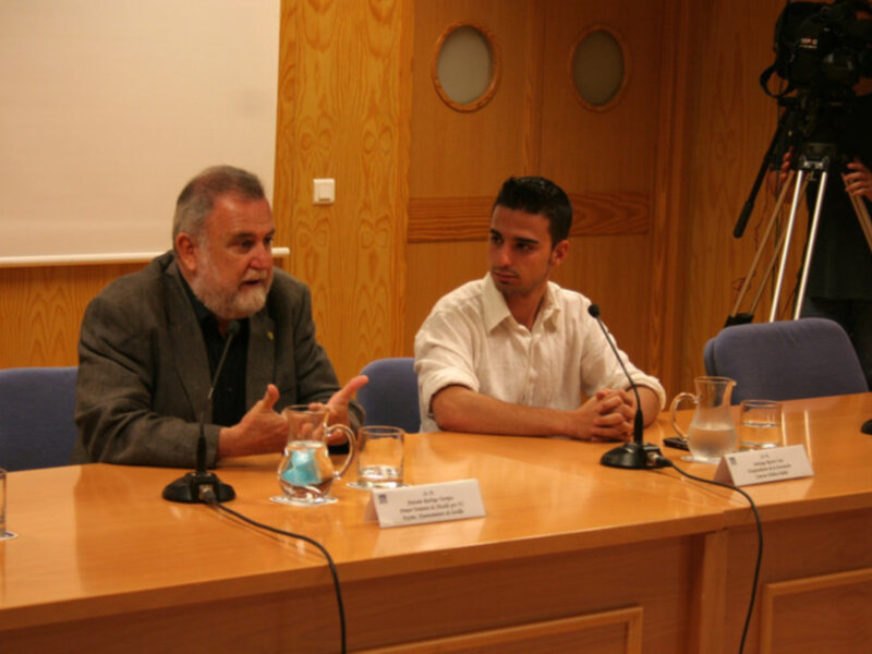 Antonio Rodrigo Torrijos responde en directo a las preguntas de los estudiantes de la UPO