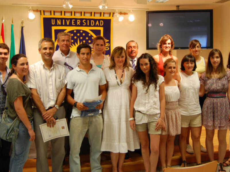 Dos estudiantes premiados en la I Olimpiada de Economía de la UPO ganan en la II Olimpiada nacional