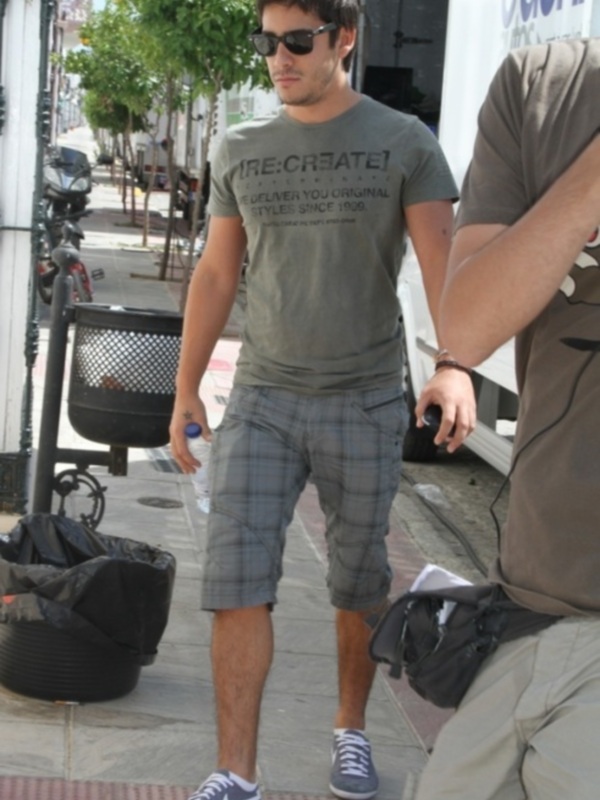 Elena Furiase ya no se esconde de las cámaras cuando pasea con su novio cubano, Leo Perrugoría.