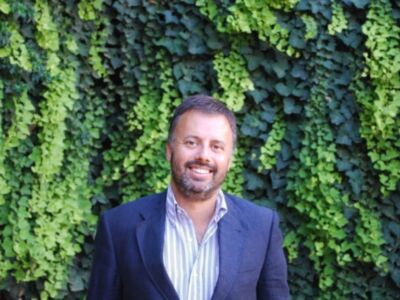 El director general del Grupo DDTEL asegura que el eje más importante de las empresas es su capital humano, en el curso celebrado en Olavide en Carmona