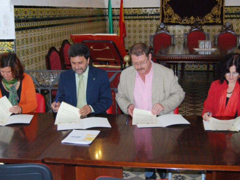 La Universidad Pablo de Olavide se suma a la excavación de la fosa común de Cazalla de la Sierra