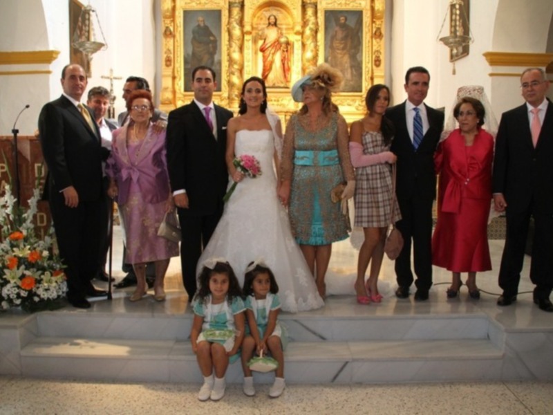 Ortega Cano, primera salida con sus hijos, a una boda, tras abandonar el hospital después de 9 días ingresado