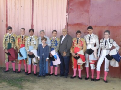  Puerta grande para los alumnos Isidro Arrocha y Francisco Montero en el fin de temporada de la Escuela de Jerez