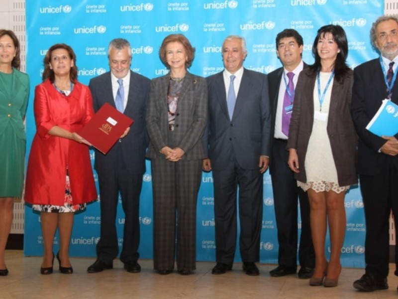 La reina inaugura en Sevilla el III congreso de UNICEF