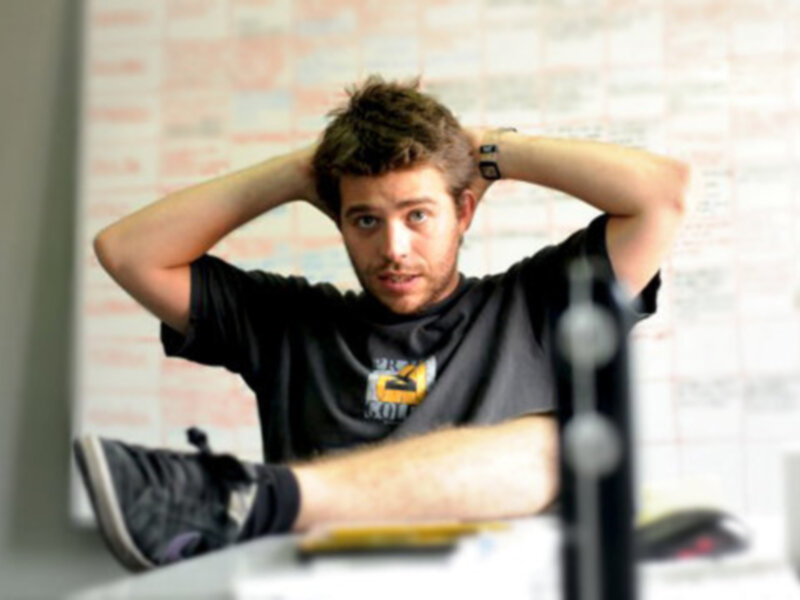 Renegar de lo nuestro sería un error, creo en las historias universales"