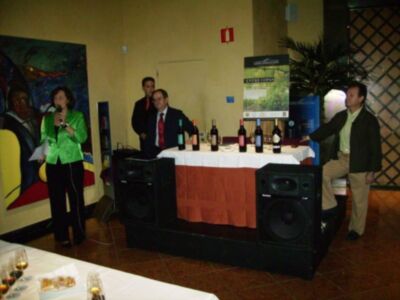 Gran éxito de la cata de los prestigiosos vinos de Paternina Díez-mérito en el casino bahía de Cádiz
