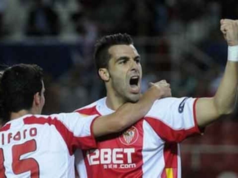 El Sevilla ya es líder de su grupo tras arrasar al Karpaty