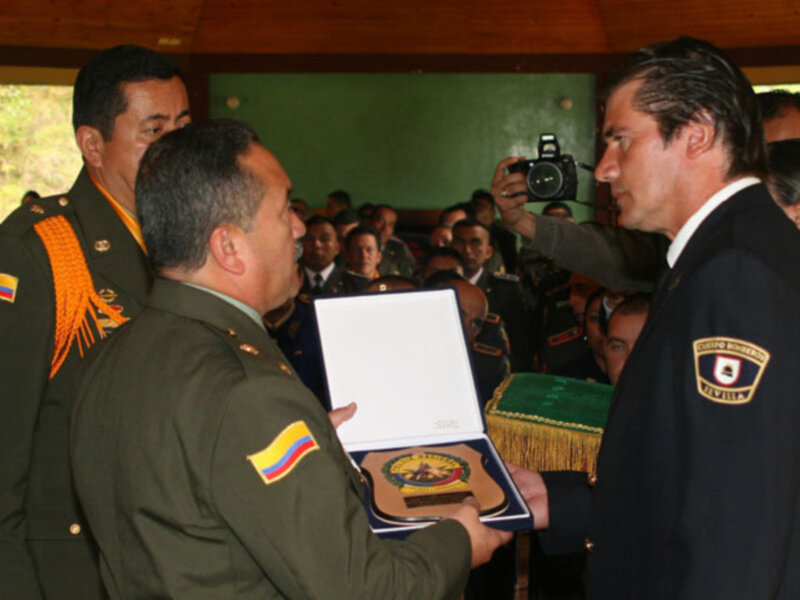La Policía Nacional de Colombia otorga oficialmente a Jaime Parejo importante Distinción 