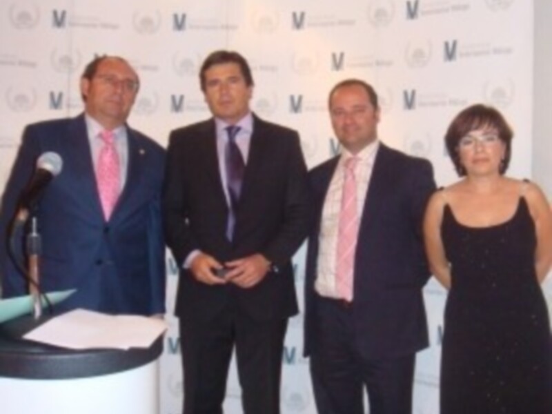 El Ilustre Colegio Oficial de Veterinarios de Málaga hizo entrega de su máxima distinción la V de Oro a Jaime Parejo 