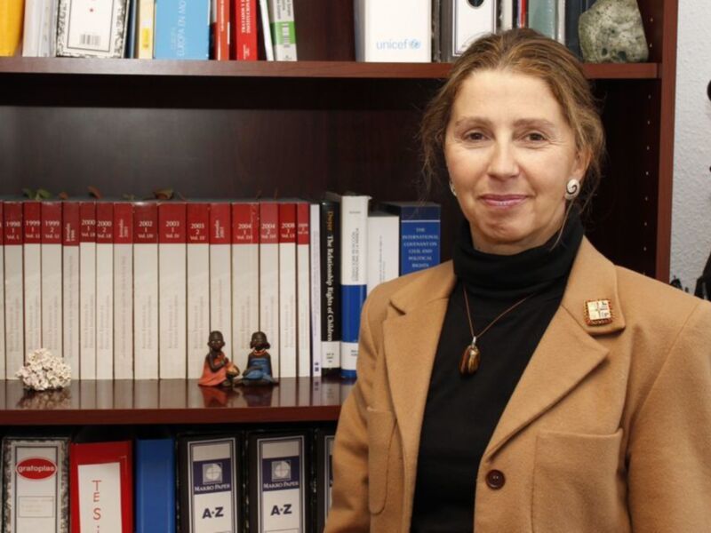 La profesora de la UPO Rosario Carmona Luque, premiada por la Real Academia de Jurisprudencia de Granada