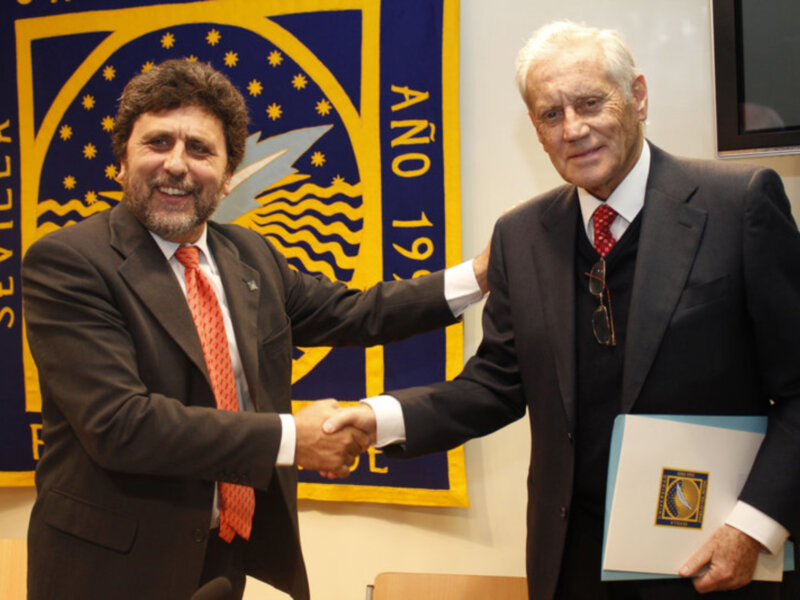 Acuerdo de colaboración entre el presidente de la Real Academia de Medicina de Sevilla y el rector de la Universidad Pablo de Olavide