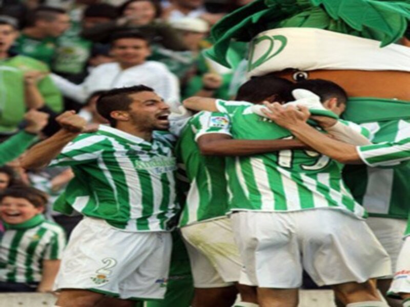 El Real Betis entrena pensando en la Ponferradina