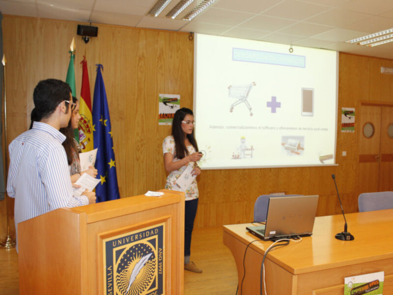 El IES Ruiz Gijón, de Utrera, gana el concurso "Emprender Hoy, Futuro para Mañana", organizado por FEBiotec y Grupo Hespérides Biotech