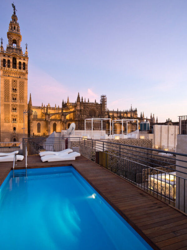 Fuego y magia para la Noche de San Juan en EME Catedral Hotel