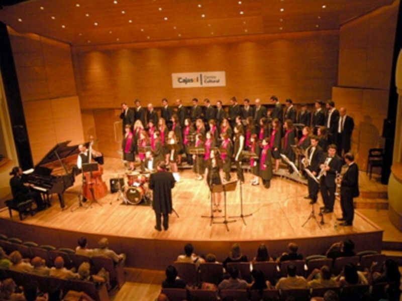Musical góspel del coro de la Universidad de Sevilla, en Cajasol