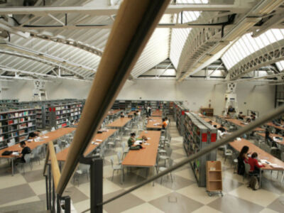 Los universitarios de la UPO podrán acceder a los fondos de otras universidades andaluzas