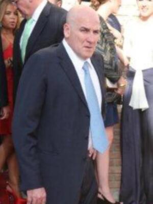 El doctor Alfonso del Corral, jefe de los servicios médicos del Real Madrid, se ocupará de la rehabilitación del torero Ortega Cano