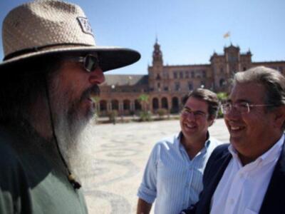 Sacha Baron Cohen rueda EL DICTADOR en la Plaza de España de Sevilla  