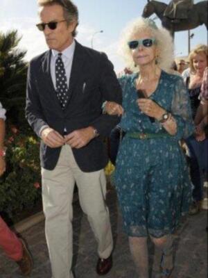 La Duquesa de Alba por primera vez en Sevilla con Alfonso Diez tras dar la noticia de su boda