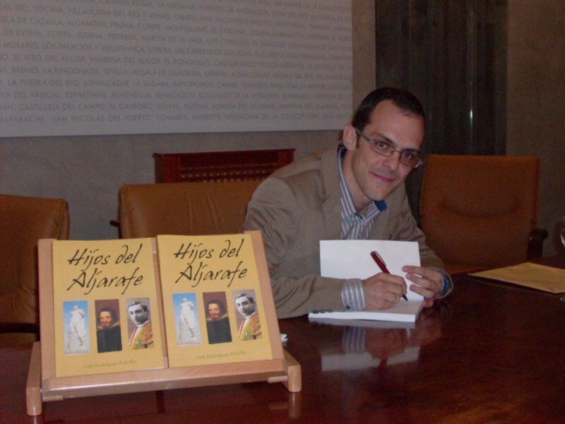 El libro Hijos del Aljarafe se presentó con gran éxito en la Casa de la Provincia