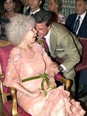 La Duquesa de Alba, premiada como "aficionada insigne" en los Trofeos Cossío