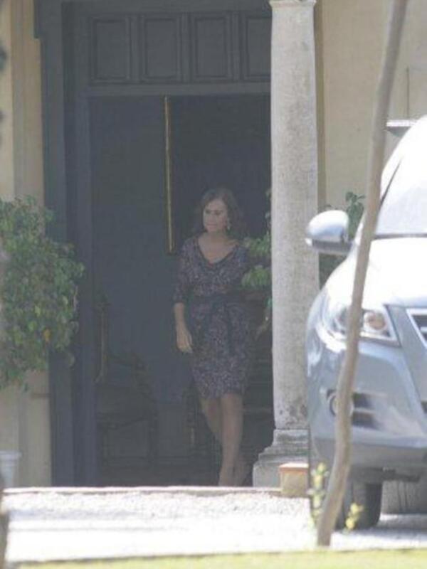 El emotivo reencuentro de los duques de Alba y su madrina Carmen Tello tras la boda