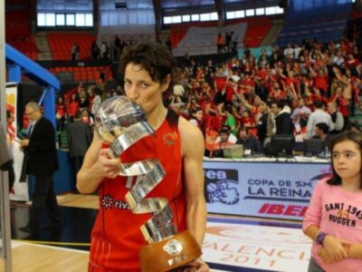 Elisa Aguilar, presidenta de la AJUB, analiza el estado del baloncesto femenino español en el arranque de la temporada