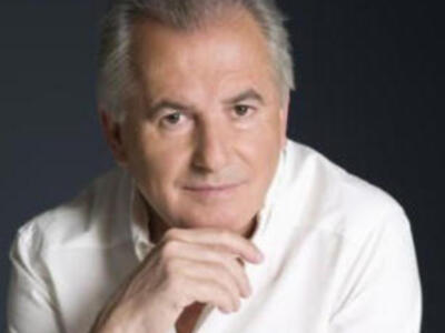 Víctor Manuel cuenta su vida en canciones en el Lope de Vega de Sevilla