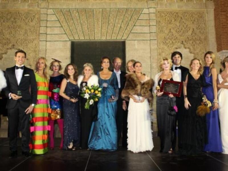 Por primera la Baronesa Thyssen con Isabel Pantoja, Patricia Rato y Laura Sánchez en una espectacular fiesta de lujo y máscaras en el Alcázar de Sevilla