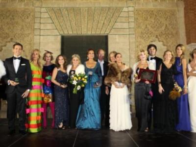 Por primera la Baronesa Thyssen con Isabel Pantoja, Patricia Rato y Laura Sánchez en una espectacular fiesta de lujo y máscaras en el Alcázar de Sevilla