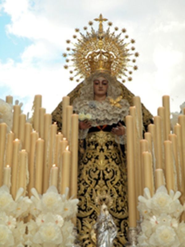 Extraordinaria Procesión de Ntra. Sra. d e los Dolores Coronada de Alcalá del Río