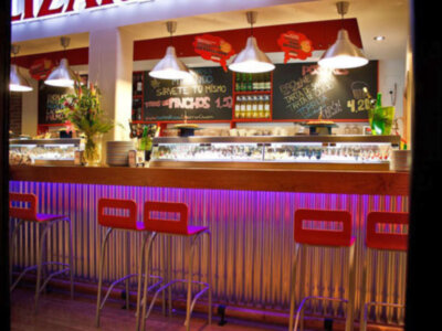 El madrileño barrio de Chueca acoge una nueva taberna de pinchos y tapas de la cadena Lizarran