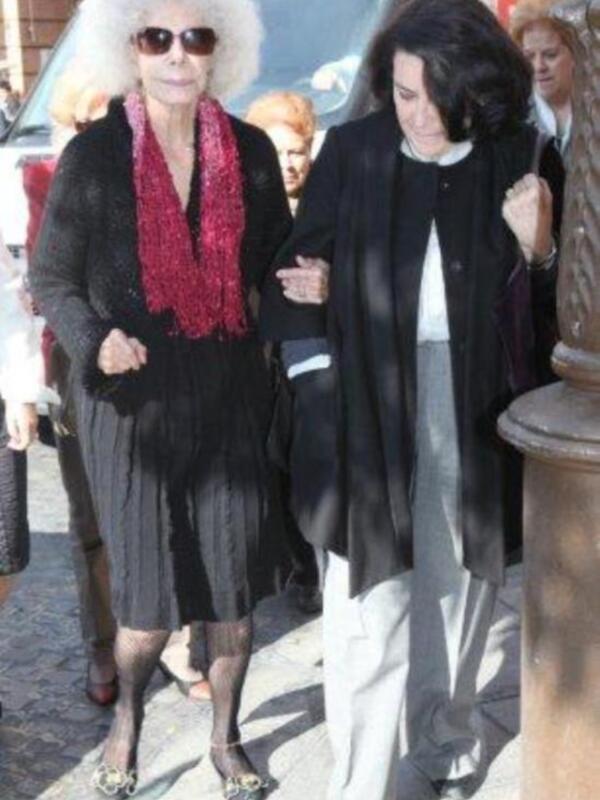 La Duquesa de Alba acudió a la presentación del cartel anunciador del Rastrillo