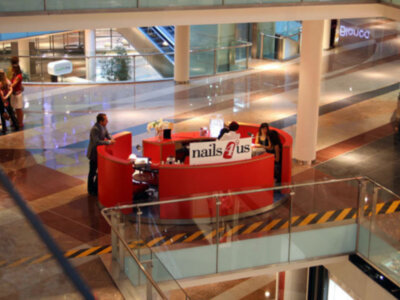 Nails 4Us, cadena internacional especializada en manicura permanente, apoya a los emprendedores con aperturas llave en mano