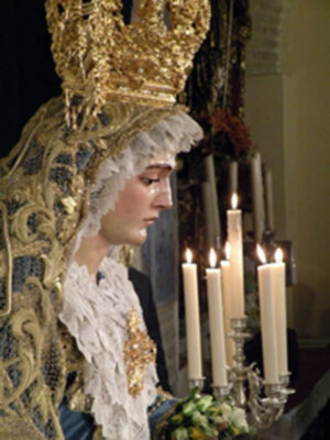 Misa de Navidad en la residencia de la tercera edad Virgen de las Angustias de Alcalá del Río (Sevilla)