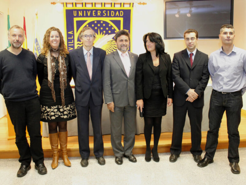 Carlos Alarcón toma posesión como nuevo vicerrector de Relaciones Institucionales e Internacionales de la UPO