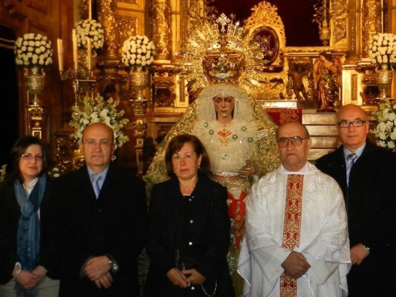 Los trasplantados hepáticos ante su patrona