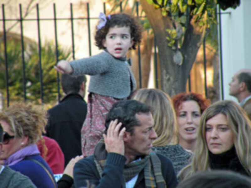 Los Reyes Magos repartieron  ilusión por el barrio de Triana.