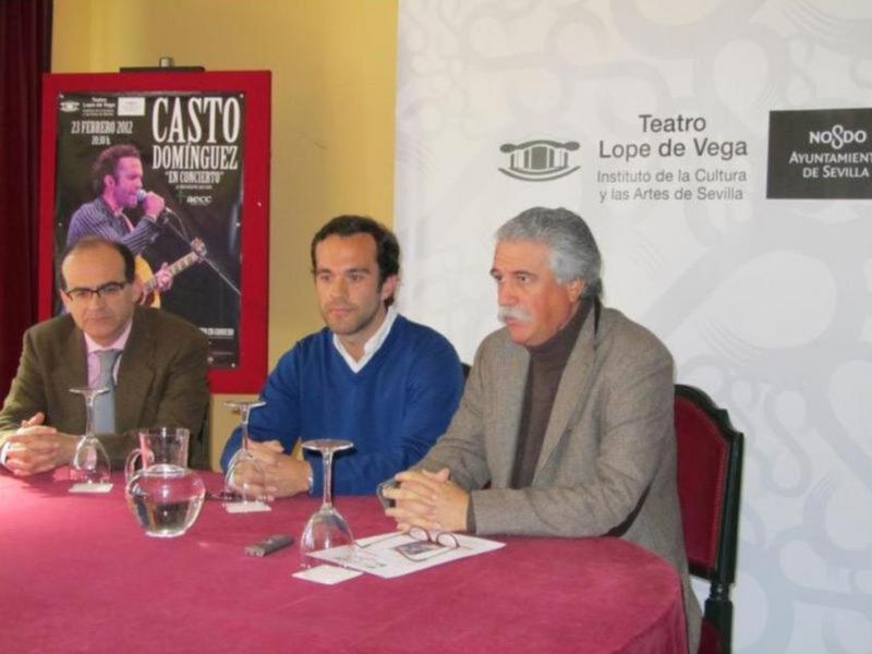 Casto Domínguez en concierto a beneficio de la asociación española contra el cáncer