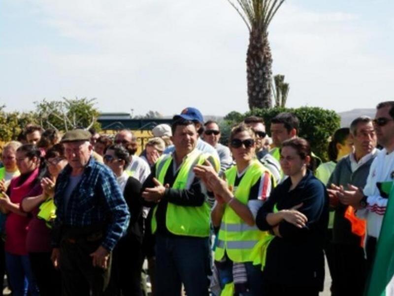 La Coalición partido Andalucista-Compromiso con Lora realizó la marcha reivindicativa por el arreglo de la carretera del veredón