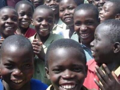 Presentación de la "asociación Museke Ayudamos a África" en Sevilla 