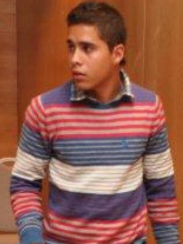 José Fernando ortega apoya a su hermana Gloria Camila en un desfile 