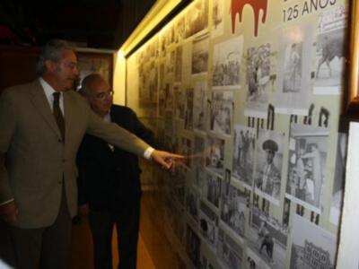 Exposición con motivo del 125 aniversario del Club Taurino y la plaza de toros de Murcia