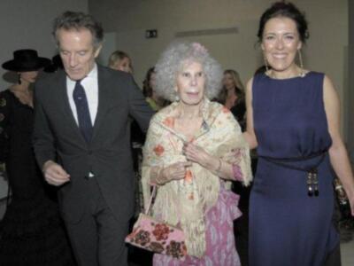 La duquesa de Alba, premio a la mejor embajadora de Sevilla en el mundo apoya a SM el rey