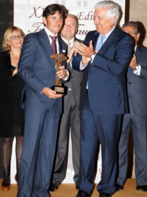 Diego Ventura recibe el premio Puerta del Príncipe en Sevilla