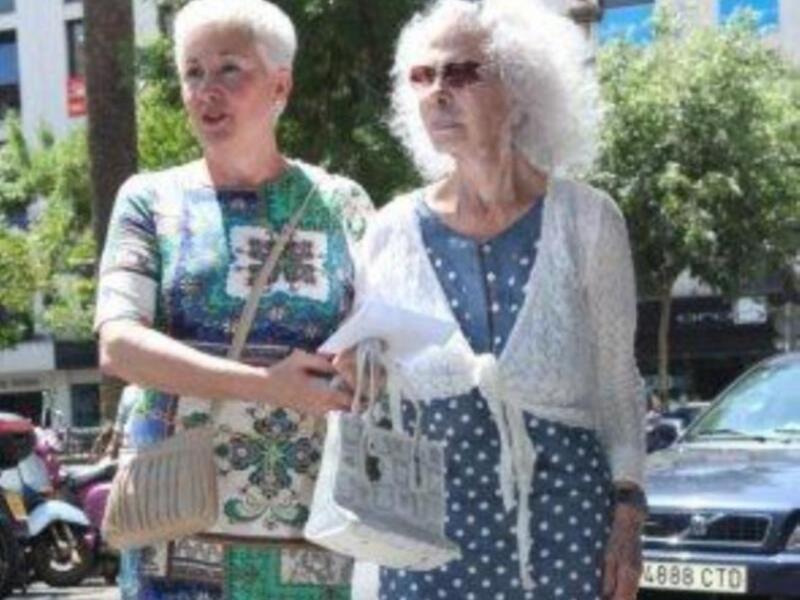 La duquesa  de Alba presidió la mesa petitoria de la esclerosis múltiple en Sevilla 