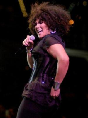 Rosa más rockera que nunca en Cádiz