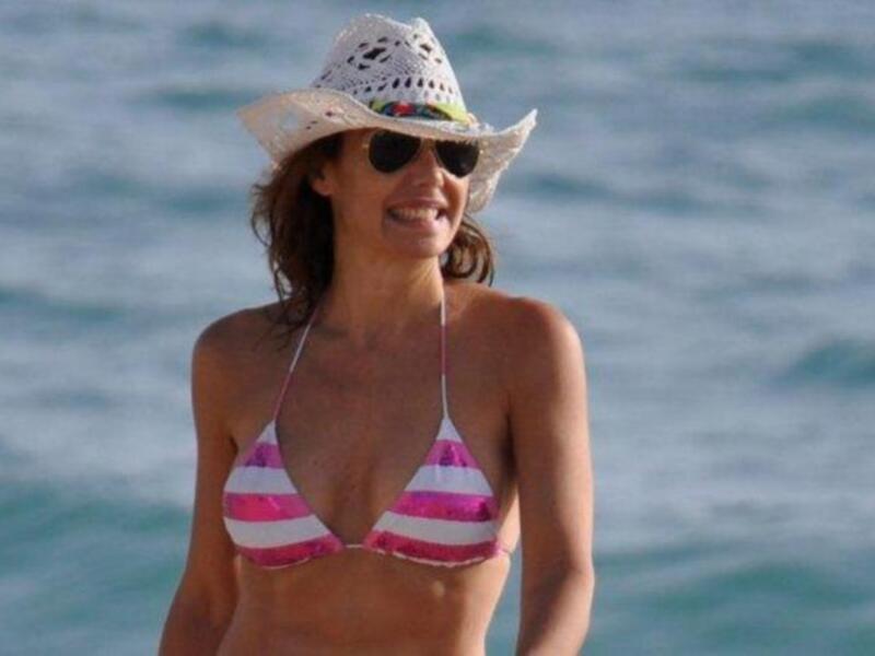 Raquel Revuelta disfruta en bikini de las playas de Cádiz, en plena forma física