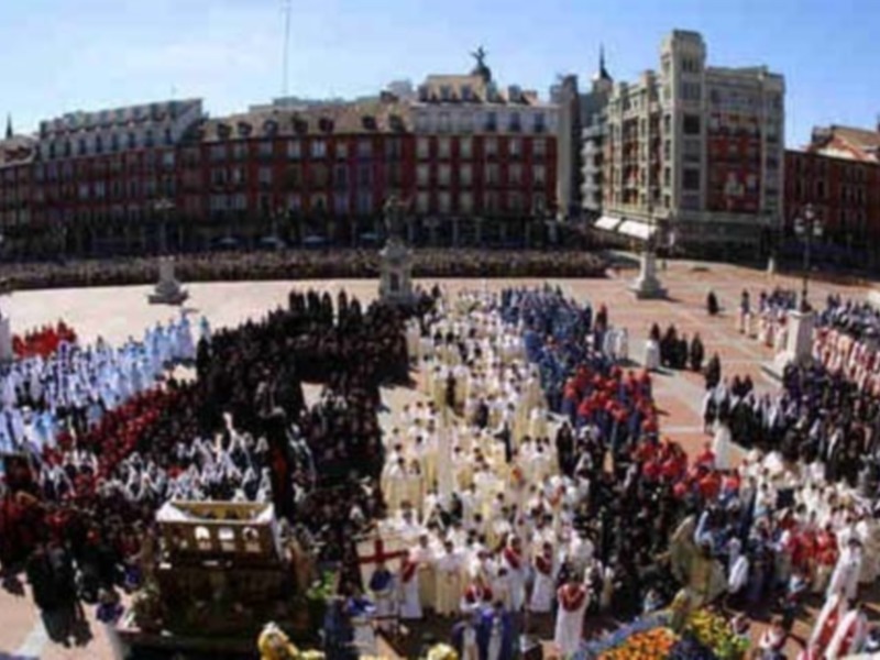 El alcalde y los concejales de Valladolid renuncian a cobrar la paga extra de Navidad. 