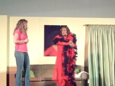 La obra "Bailando con locos" protagonizada por Marian Conde llega hoy viernes a Pilas